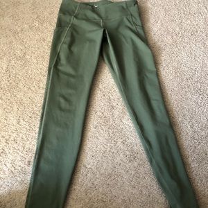 Green activewear leggings